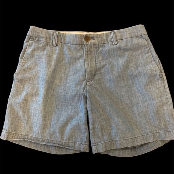 Banana Republic chambray denim shorts. Size: 10 - Picture 1 of 4